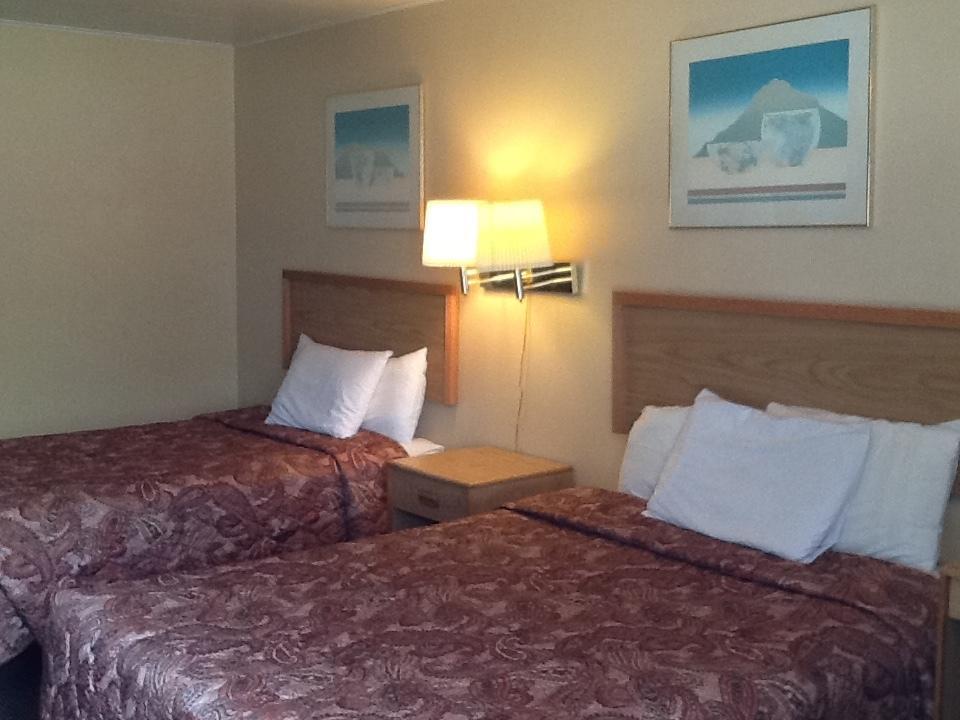 Silver Spur Motel Lander Bagian luar foto