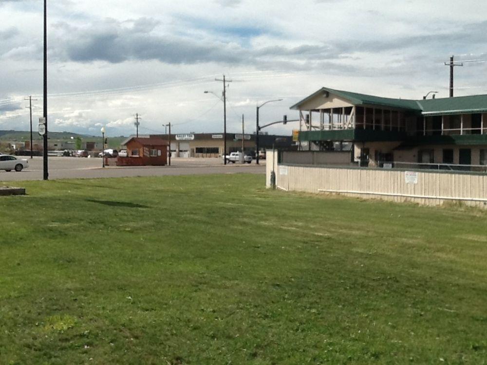 Silver Spur Motel Lander Bagian luar foto