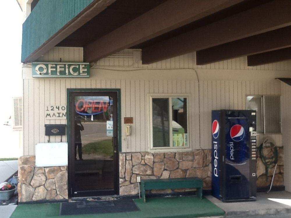 Silver Spur Motel Lander Bagian luar foto