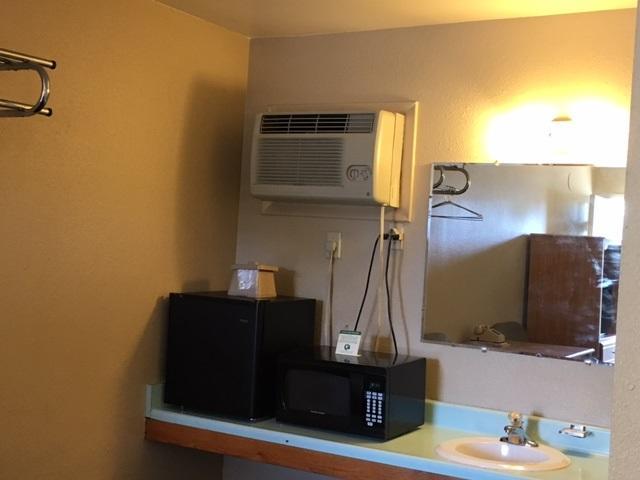 Silver Spur Motel Lander Bagian luar foto