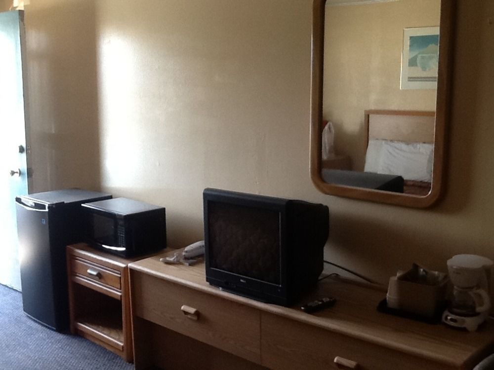 Silver Spur Motel Lander Bagian luar foto
